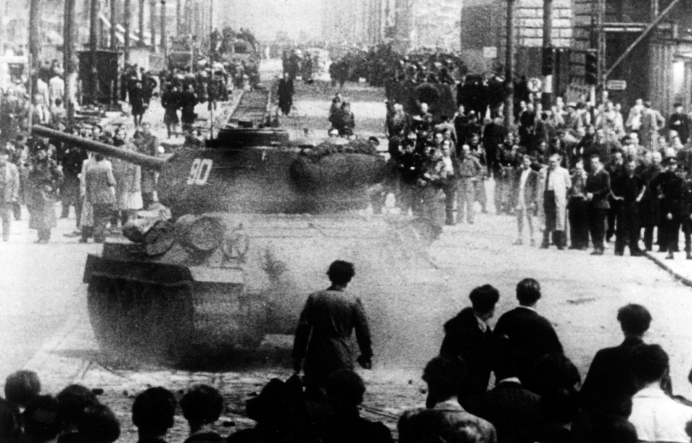 Volksaufstand am 17. Juni 1953, Niederschlagung des Aufstands durch russische Truppen  | Uprising of 1953 in East Germany: russian troops suppresses the insurrection