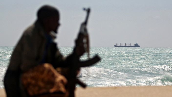Piraten greifen vor West-Afrika immer mehr Schiffe an und haben damit das Meer vor Somalia als gefährlichstes Gewässer der Welt abgelöst