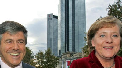 3. September 2009: Die Feier für Josef Ackermann im Kanzleramt erregt die Gemüter der Leser.