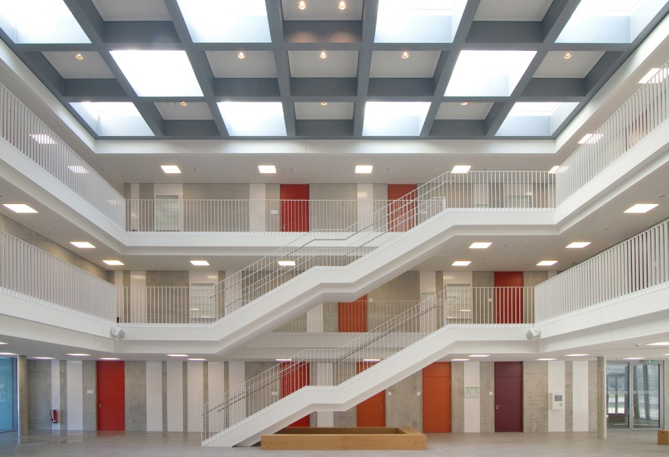 Architektouren 2013 -  Gymnasium mit Dreifachsporthalle,
Wendelstein