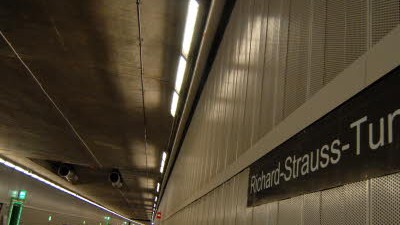 Eröffnung Richard-Strauss-Tunnel: Der neue Richard-Strauss-Tunnel ist die bislang größte Röhre am Mittleren Ring - und die erste mit zwei Etagen.
