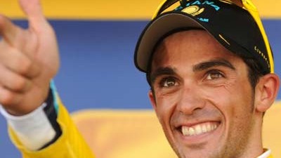 Tour de France: 15. Etappe: Beängstigend munter: Alberto Contador gewinnt die 15. Etappe, den Kampf ums Gelbe Trikot und den Machtkampf im Team Astana.