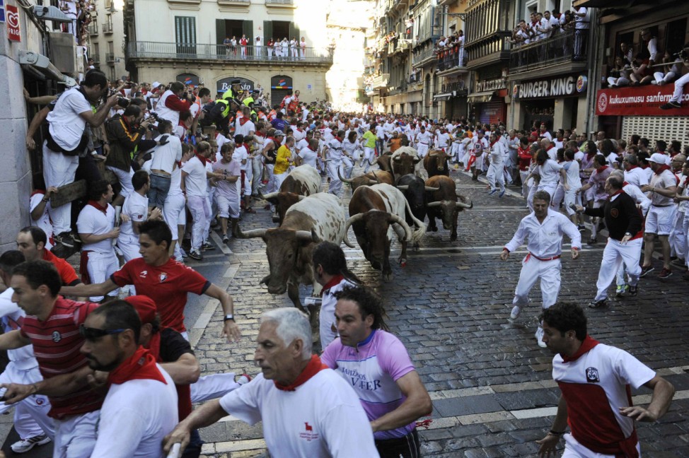 Traditionelles Stiertreiben in Pamplona