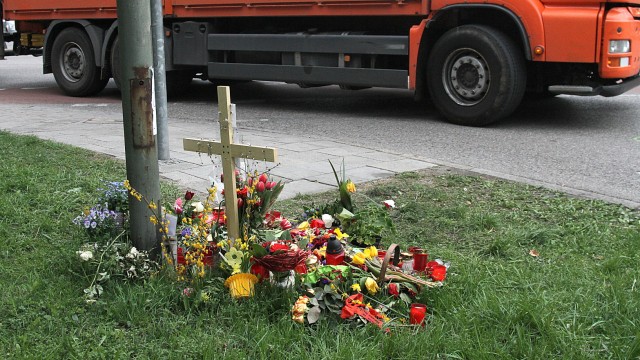 Dachau: Mehr als zwei Jahre ist es her, dass eine 14 Jahre alte Gymnasiastin an der Kreuzung Sudetenlandstraße/Theodor-Heuss-Straße tödlich verunglückte.
