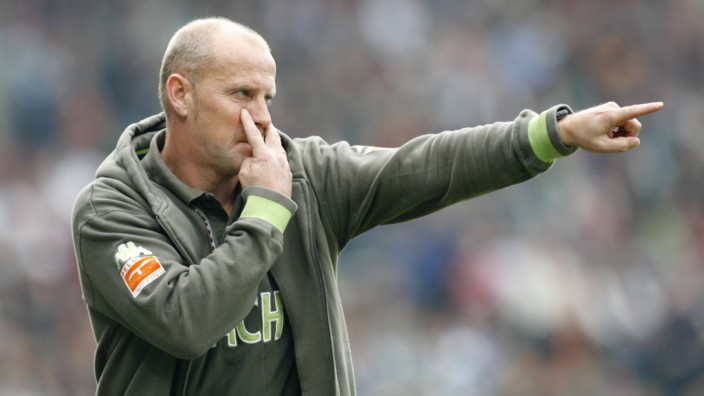 Werder Bremen's coach Schaaf gestures during the German Bundesliga soccer match against VfB Stuttgart in Bremen