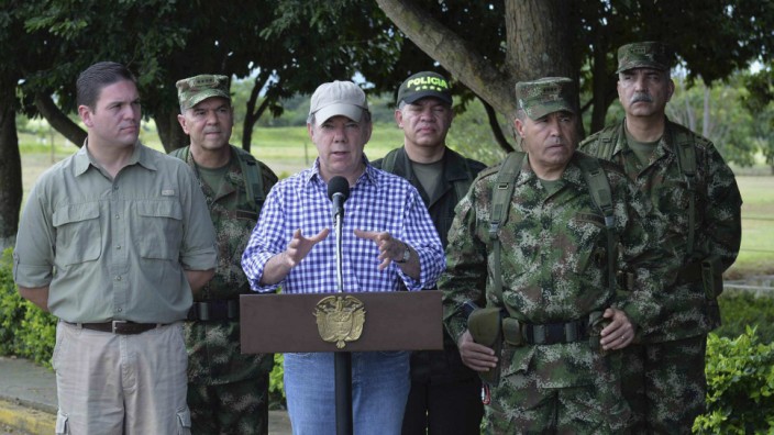 Kolumbiens Präsident Juan Manuel Santos weitet Offensive gegen Farc aus