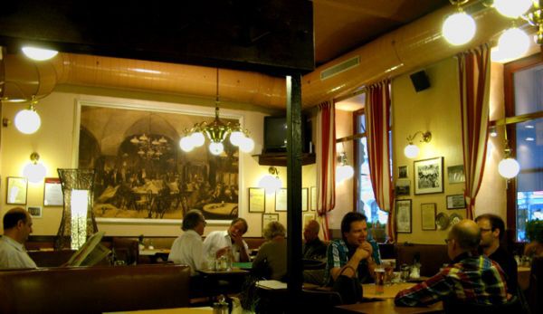Spotted by Locals Wien Österreich Café Hummel Städtereise Städtetrip