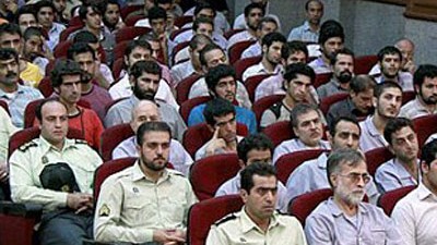 Prozess in Iran: Etwa 100 Oppositionellen wird in Teheran der Prozess gemacht.