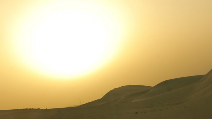 Achterbahn in der Wüste:Im Jeep durch das Dünenmeer von Abu Dhabi
