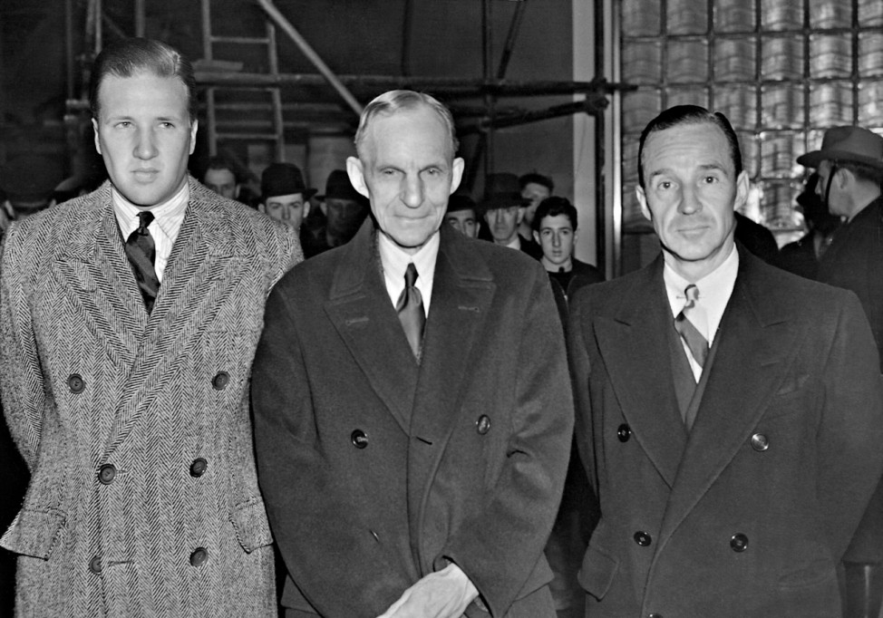 Henry Ford, sein Sohn Edsel und sein Enkel Henry Ford II auf der Weltausstellung, 1939