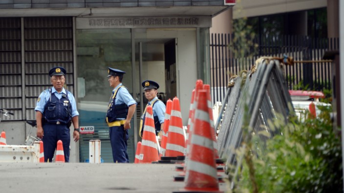 Terrorwarnung von Interpol: Sicherheitskräfte vor der US-Botschaft in Tokyo.