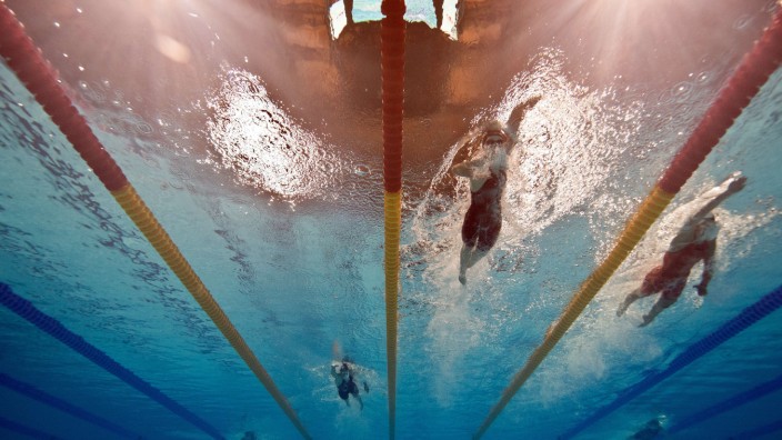 Anti-Doping-Kampf im Schwimmen: Schwimmer von unten fotografiert - ob wirklich alle sauber sind?