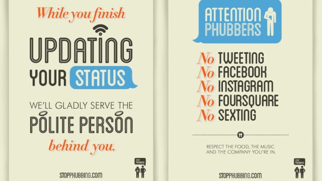 Kampagne gegen "Phubbing": "Kein Twitter, kein Facebook, kein Instagram" - Mit Plakaten wie diesen will "Stop Phubbing" die Menschen dazu bringen, in Gesellschaft auch einmal auf ihr Smartphone zu verzichten.