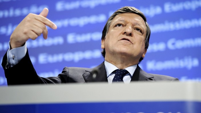 European Commission President Jose Manuel Barroso addresses a news conference in Brussels