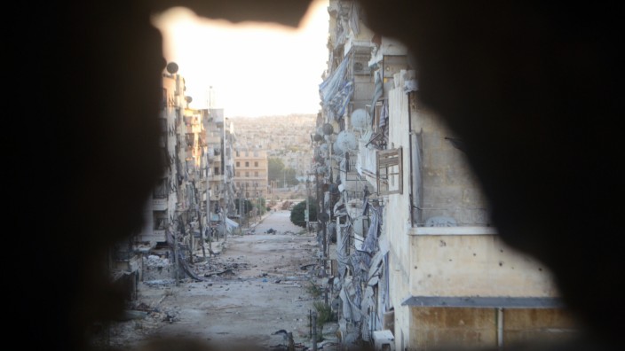 Reaktion auf möglichen Giftgas-Einsatz: Szene aus einem Vorort von Aleppo: US-Präsident Obama lässt Optionen für einen Militäreinsatz in Syrien prüfen