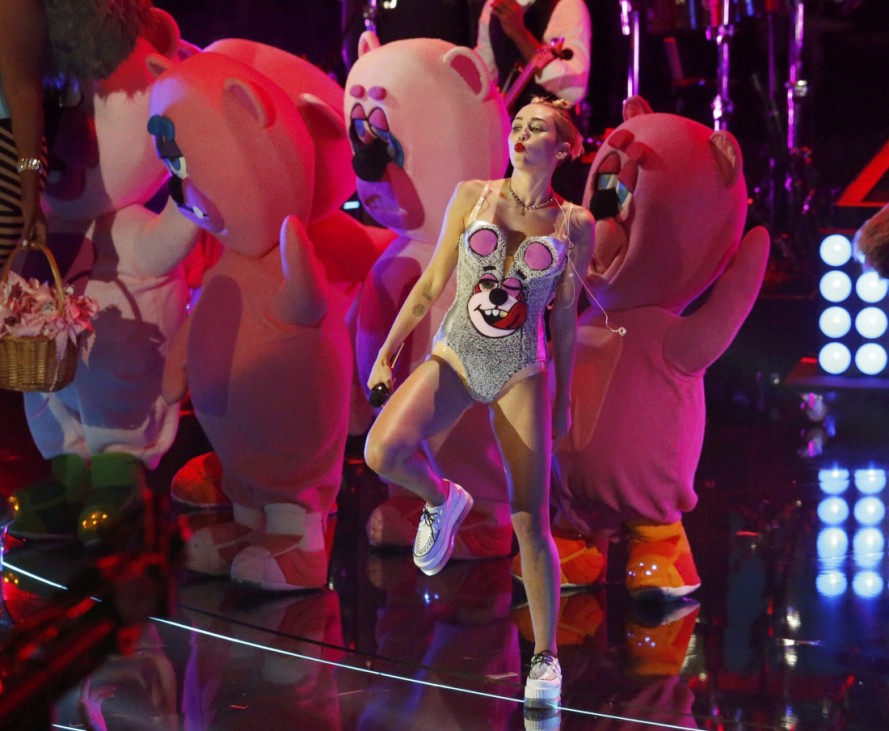 Singer Miley Cyrus performs 'We Can't Stop' during the 2013 MTV Video Music Awards in New York