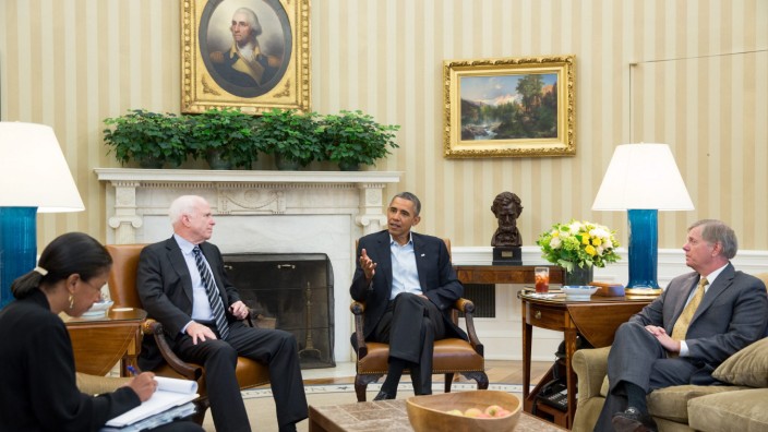 John McCain (links) wollte einst selbst gern Präsident werden, nun empfing ihn Amtsinhaber Barack Obama immerhin im Oval Office.