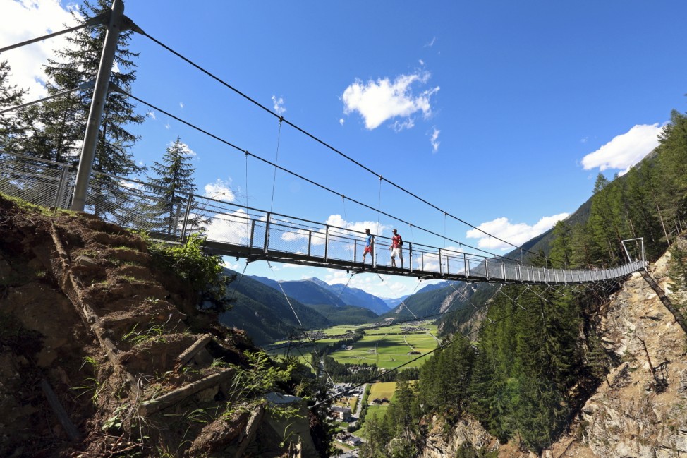 Ötztal Längenfeld Hängebrücke Alpen