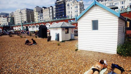 Großbritannien Seebad Strand Brighton, Getty Images