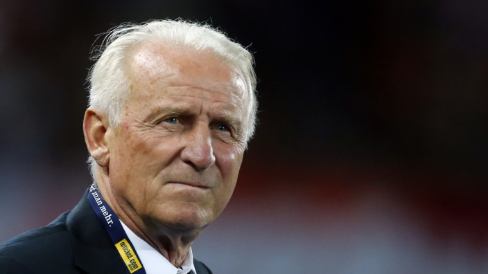 Ireland's coach Giovanni Trapattoni reacts during their 2014 World Cup qualifying soccer match against Austria in Vienna