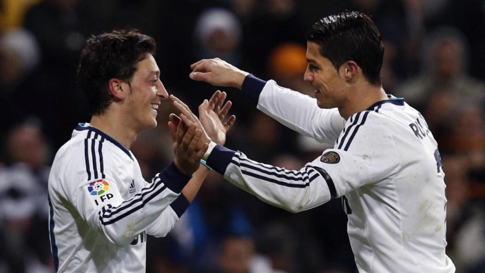 Cristiano Ronaldo und Mesut Özil
