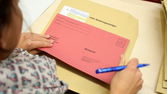 Landtagswahl in Bayern: Vorbereitung der Briefwahl im KVR München.