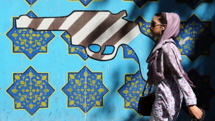 Frauenrechte im Iran: Bei der Kleiderwahl haben Frauen im Iran künftig mehr Freiheiten.