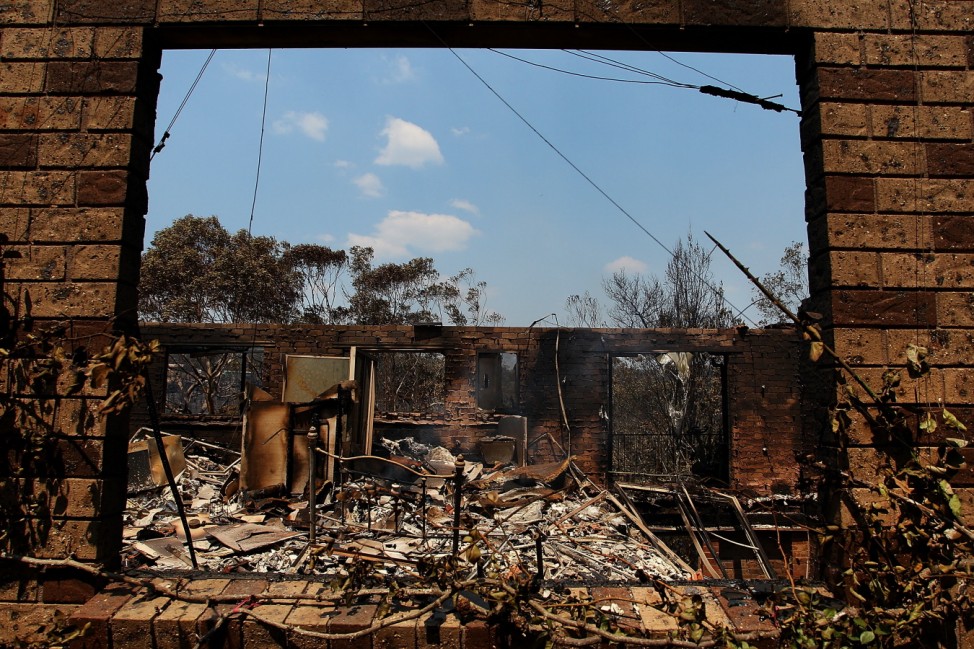 One Man Dead And Hundreds Of Homes Lost As Bushfires Ravage New South Wales