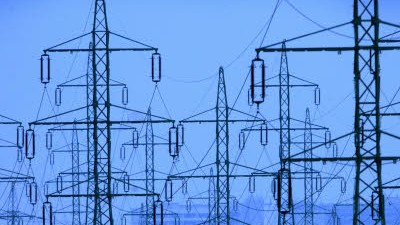 Bundesnetzagentur: Teure Versorgung: Da auf dem deutschen Strommarkt zu wenig Wettbewerb herrscht, sind die Preise überhöht.