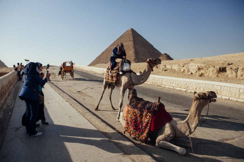 Touristen Pyramiden Gizeh Ägypten