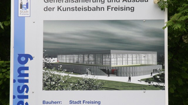 Etat für 2014: Das Eisstadion soll 2014 in Freising gebaut werden.