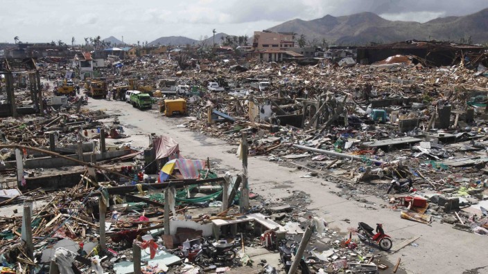 In Tacloban zerstörte Haiyan Tausende Häuser - hier eine Siedlung am Fischereihafen der Provinzhauptstadt.