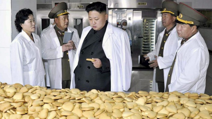 North Korean leader inspects military foodstuff factory