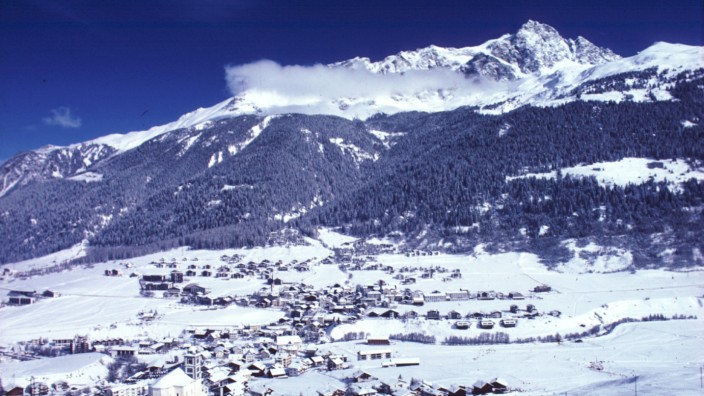 Skifahren in der Schweiz: Platz in Hülle und Fülle: die obersten Hänge des Piz Mitgel.