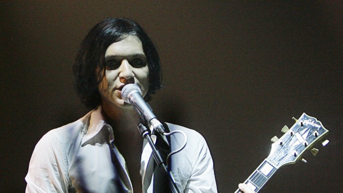 Placebo in München: Lead-Sänger Brian Molko von Placebo, hier während eines Konzerts in Beirut im Jahr 2010