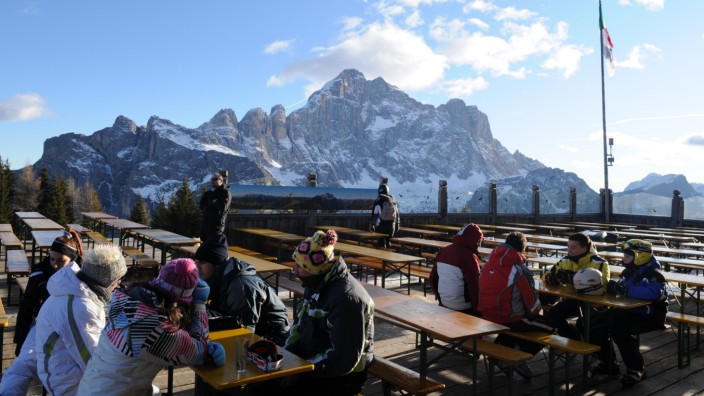 Skifahren in Italien: Die Civetta dominiert die Kulisse.