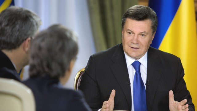 Ukraine's President Viktor Yanukovich meets with journalists in Kiev