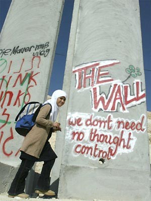 Graffiti an israelischer Mauer, Foto: AFP
