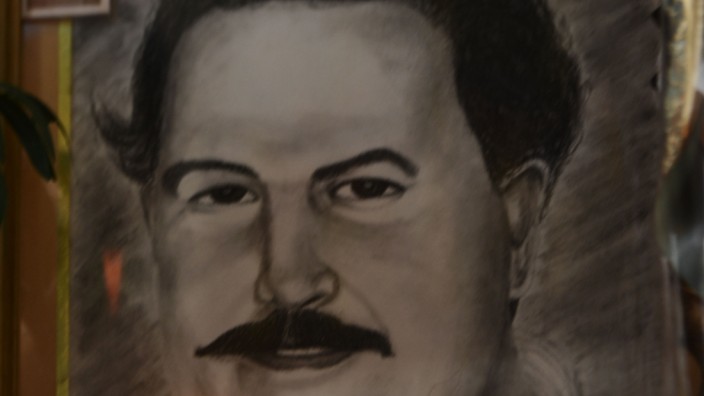 Medellín in Kolumbien: Kerze für Pablo Escobar: Es gibt viele Formen der Heldenverehrung in Medellín.