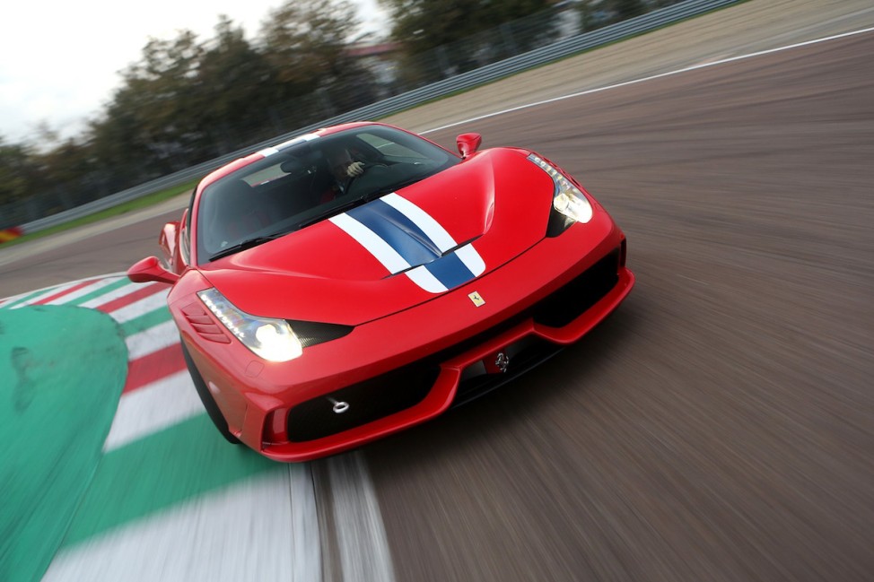 Der Ferrari 458 Speciale auf der Rennstrecke in Fiorano