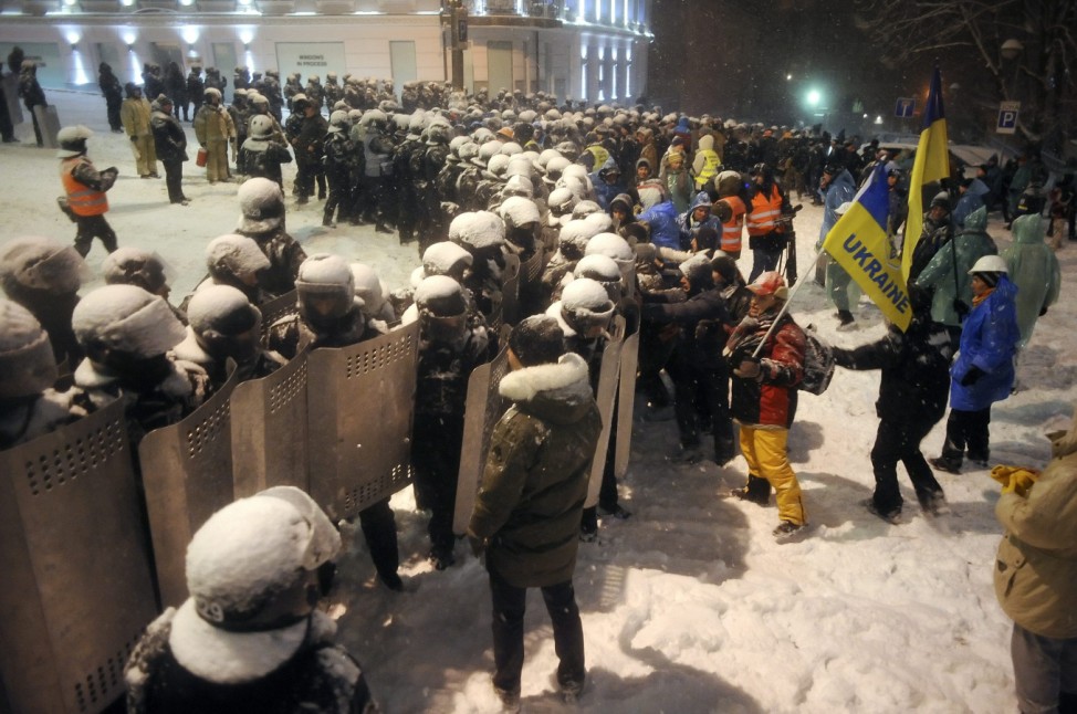 Pro-European protests continue in Ukraine