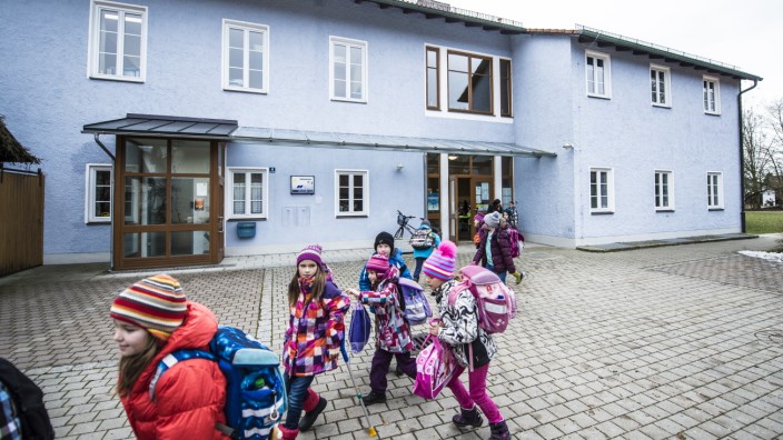 Schließung von Dorfschulen: Die Grundschule Tyrlaching ist nur eine Außenstelle von Kirchweihdach und kann daher geschlossen werden.