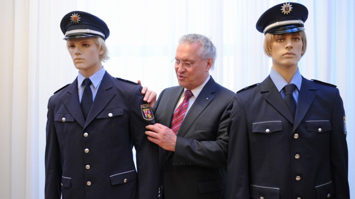 Pk zu neuer bayerischer Polizeiuniform
