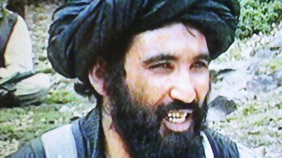 Provinz Logar in Afghhanistan: Taliban-Führer Mullah Mansoor Dadullah während eines Interviews - in der Provinz Logar wollen die Taliban nun den Fernsehkonsum verbieten.