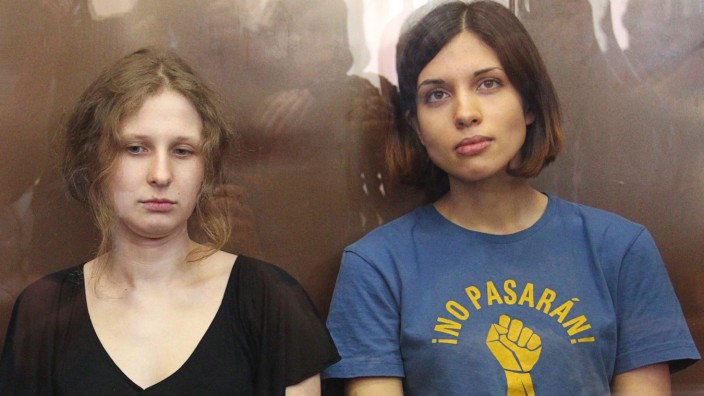 Pussy Riot Nadeschda Tolokonnikowa (l.) und Maria Aljochina