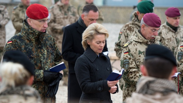 Von der Leyen besucht Bundeswehr in Afghanistan