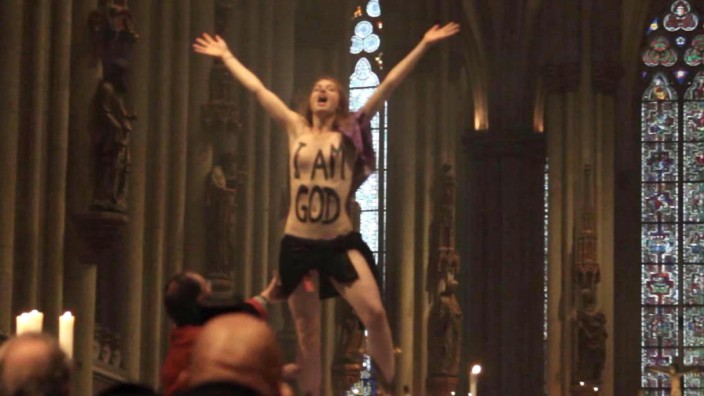 Femen-Aktion im Kölner Dom