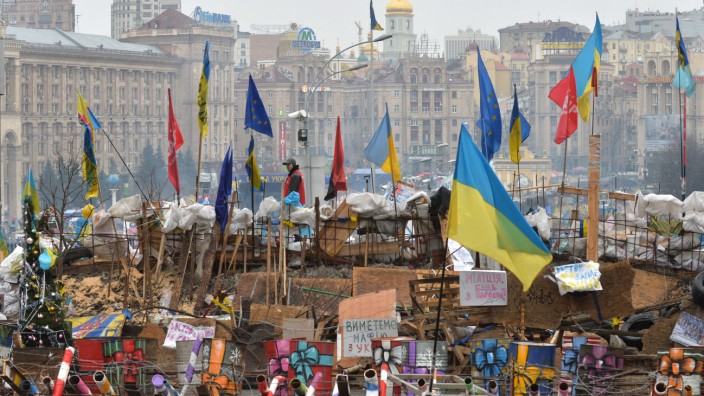 Ukraine zwischen Europa und Russland: Barrikaden auf dem Unabhängigkeitsplatz "Maidan" in Kiew.