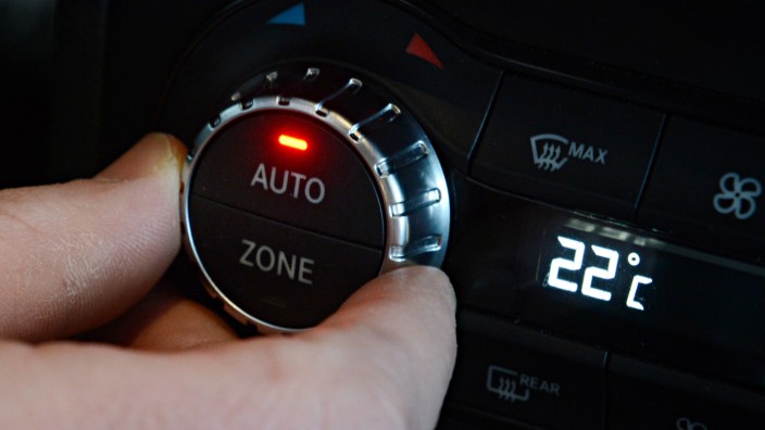 Klimaanlagen-Regler bei Daimler