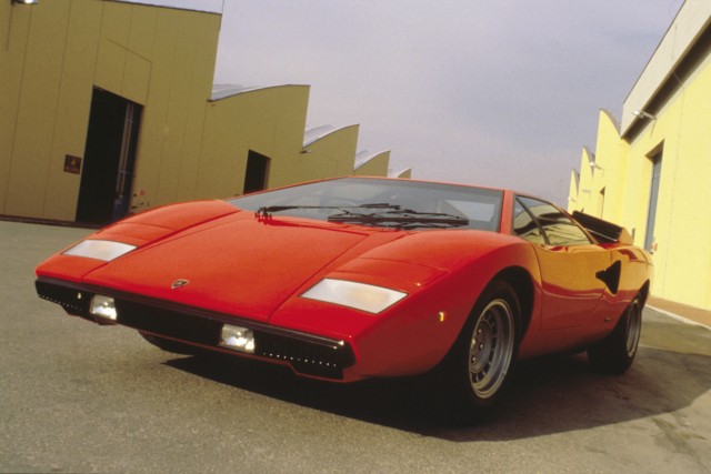 Der Lamborghini Countach in seiner Urform ohne Spoiler oder verbreiterte Kotflügel.